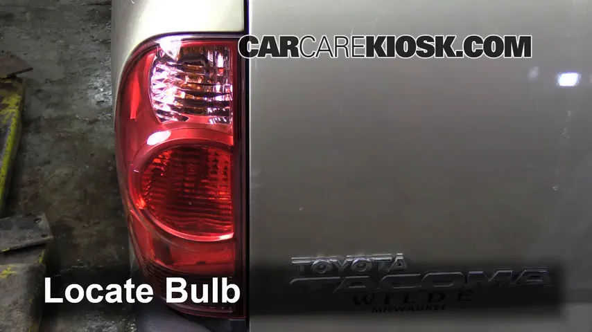 2008 Toyota Tacoma 2.7L 4 Cyl. Extended Cab Pickup (4 Door) Éclairage Feu stop (remplacer ampoule)